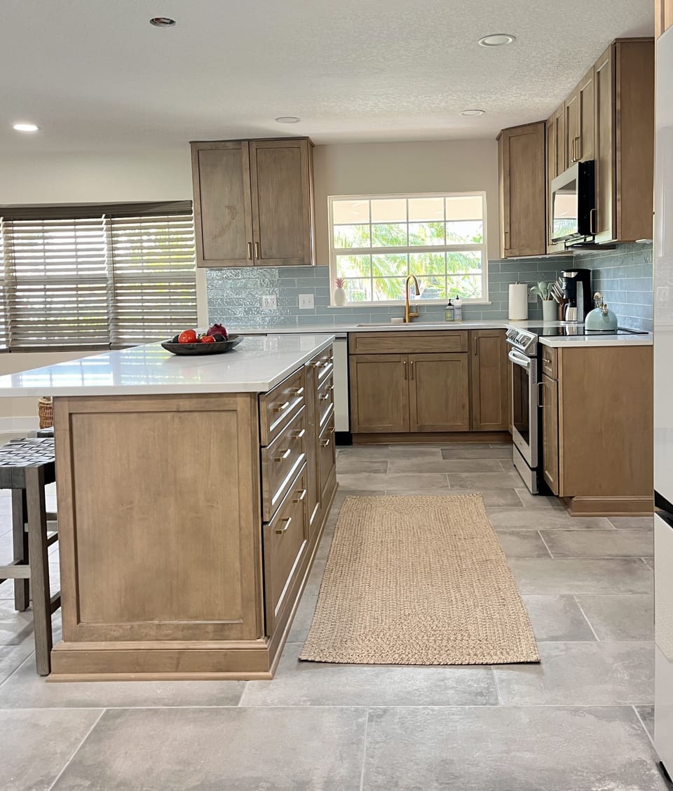 Open concept living room & kitchen