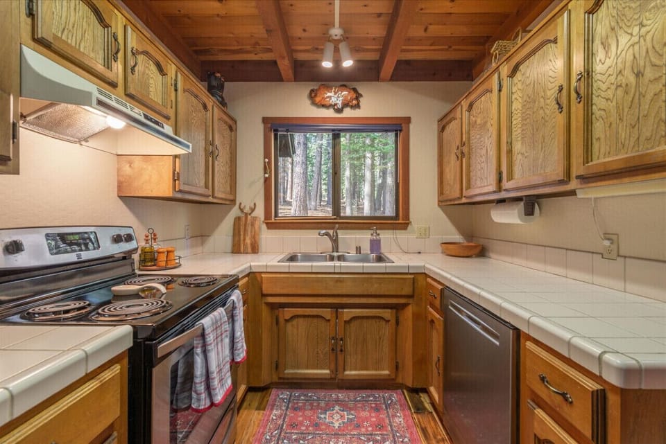 Fully equipped kitchen has everything you'll need