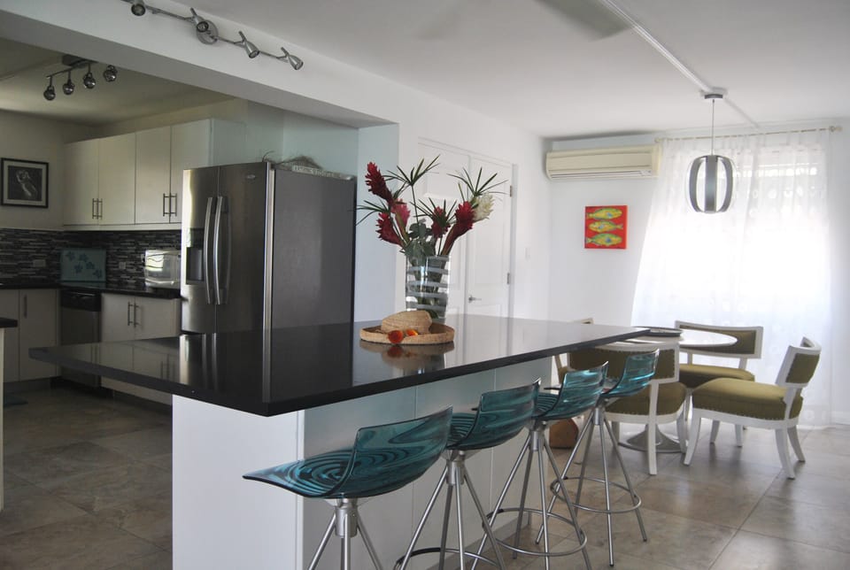Breakfast bar
