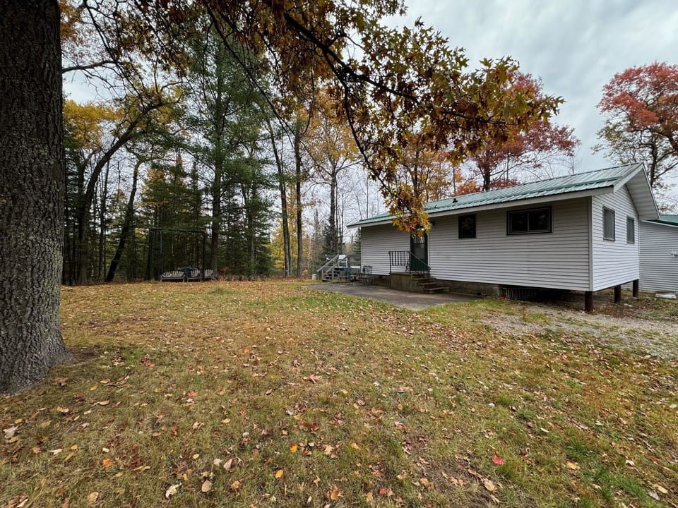 Front Entry & Main Yard