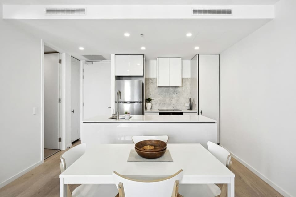 Dining & kitchen