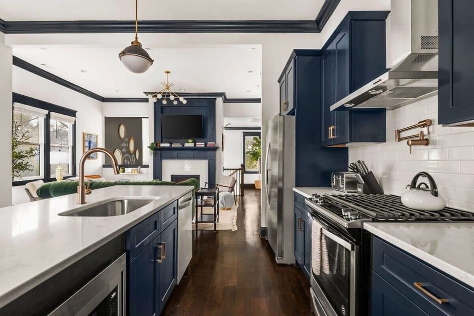 Fully stocked kitchen fit for a chef!