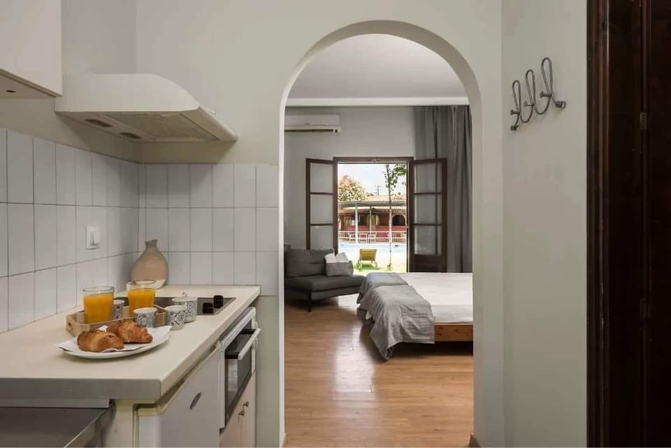 With private kitchenettes in each unit