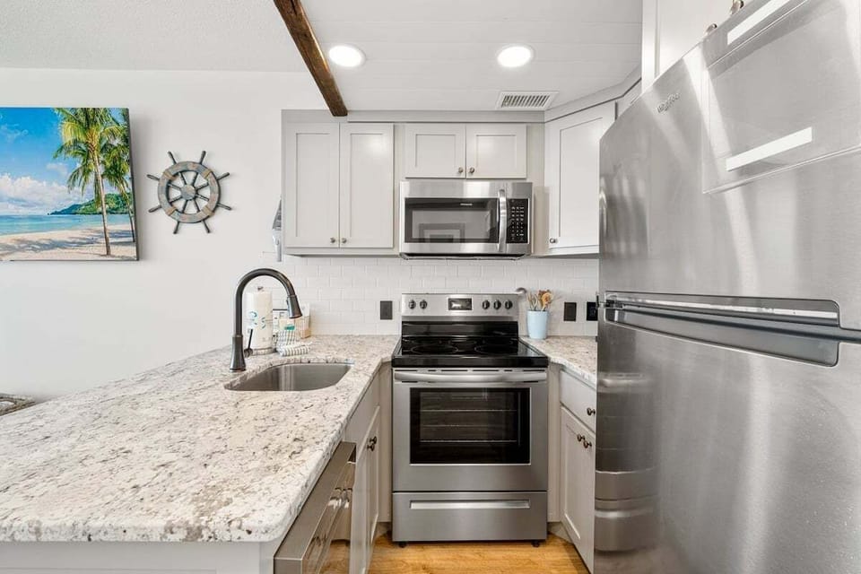 Full kitchen