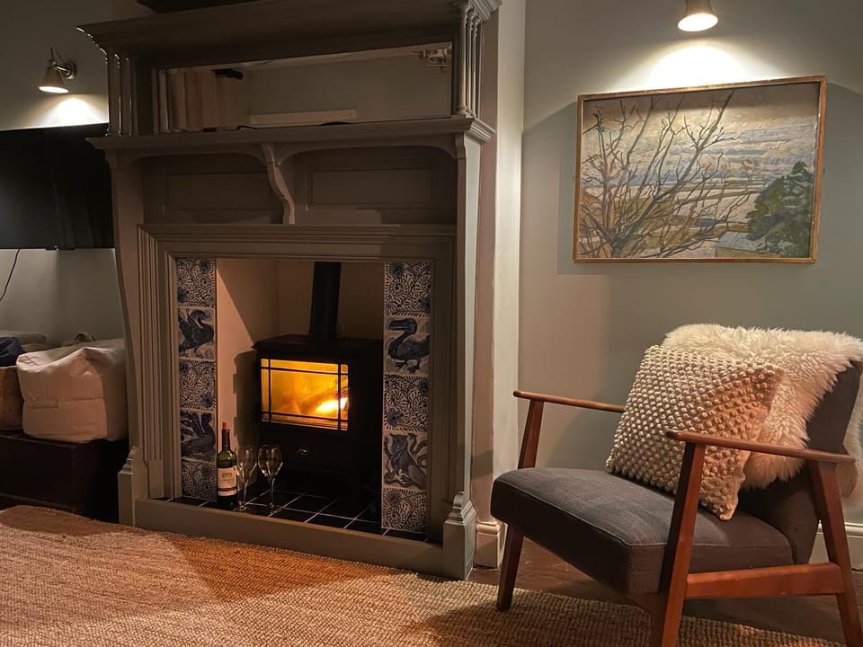 Living Room (2)