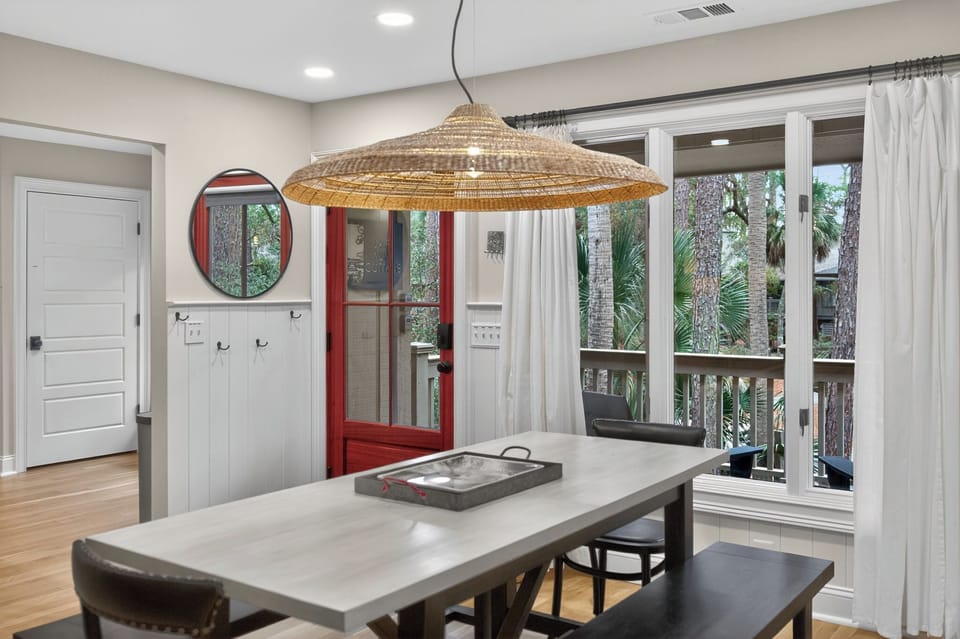 Dining Room - Seating for 6