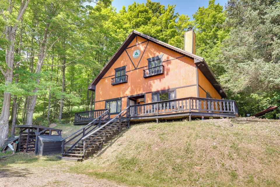 Iron River Vacation Rental | 3BR | 1.5BA | 1,100 Sq Ft | Stairs Required