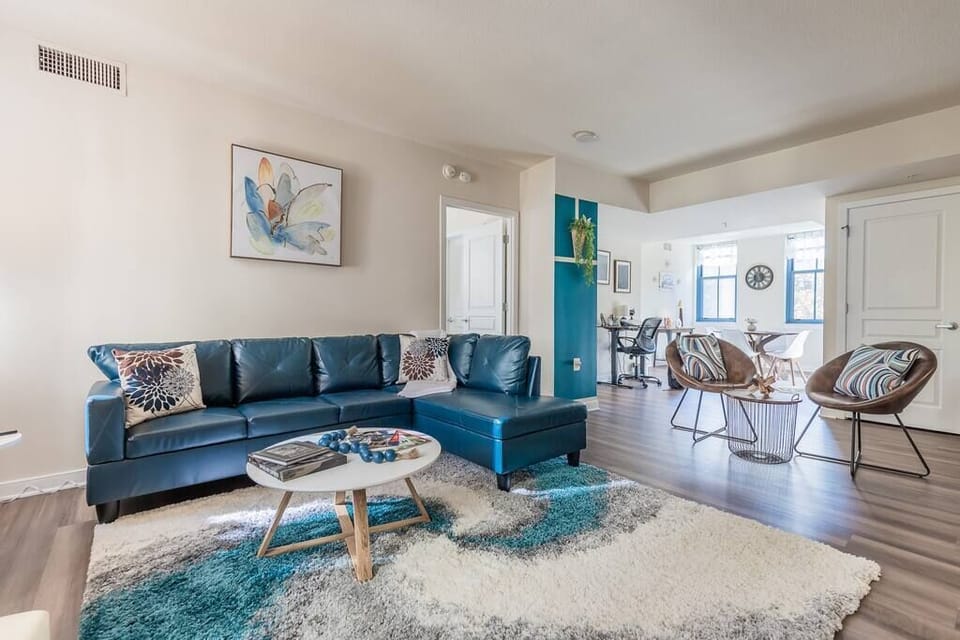 Bold and elegant living room