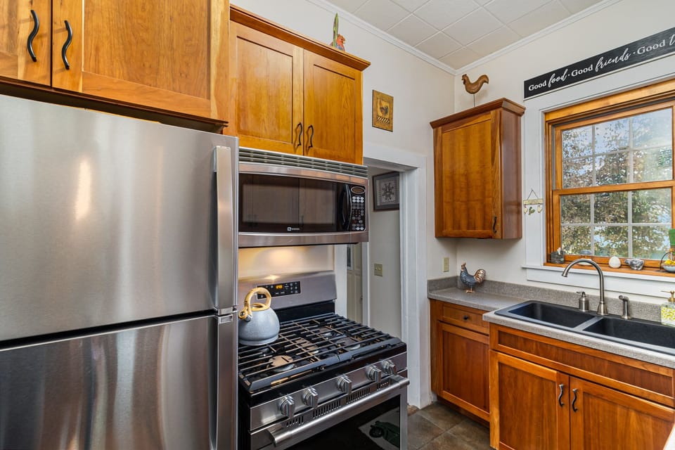 New appliance fully equipped kitchen