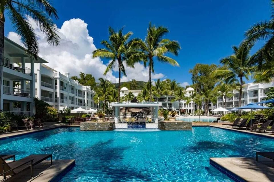 The Beach Club resort boasts three beautiful swimming pools with loungers to chill out on and soak up the sun.