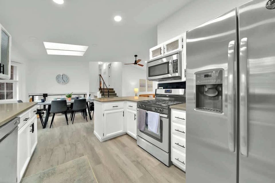 The spacious kitchen makes it easy for multiple people to move around. Making meals as a team has never been easier!