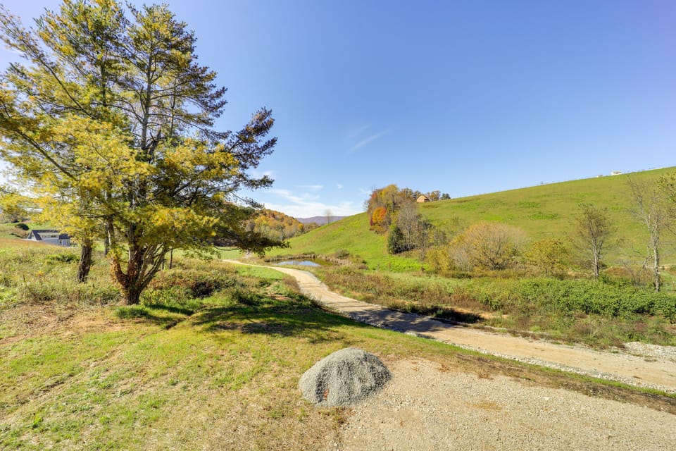 Private Yard | On-Site Pond