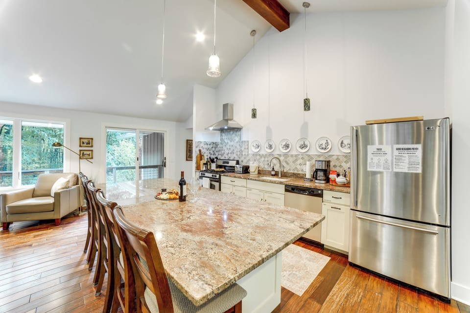 Kitchen | Microwave | Dishwasher