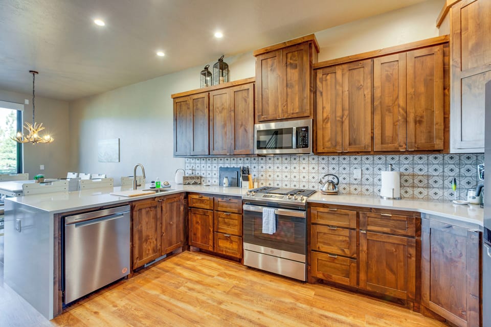 Kitchen | 1st Floor | Coffee Maker | Toaster | Cooking Basics | Spices