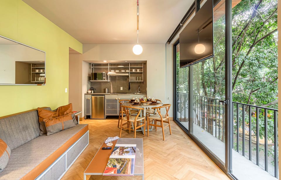 El mobiliario, la decoración y los servicios pueden variar ligeramente.