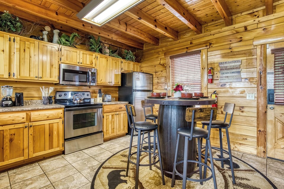 Smoky Mountain Cabin with a View "Bear's View" - Fully furnished kitchen with stainless steel appliances