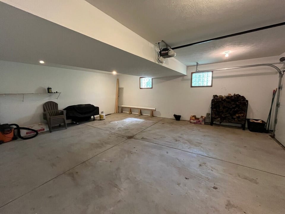 Garage available for guest use