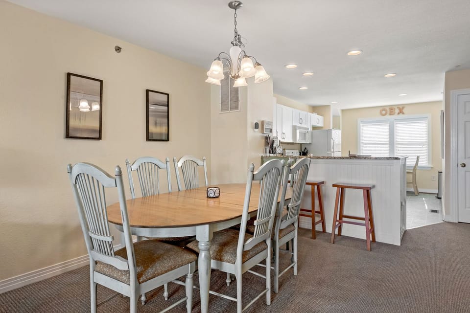 BB1107: Beach Daze | Level 3 Dining Area