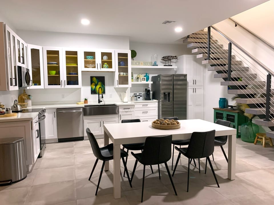 Open kichen and dining area