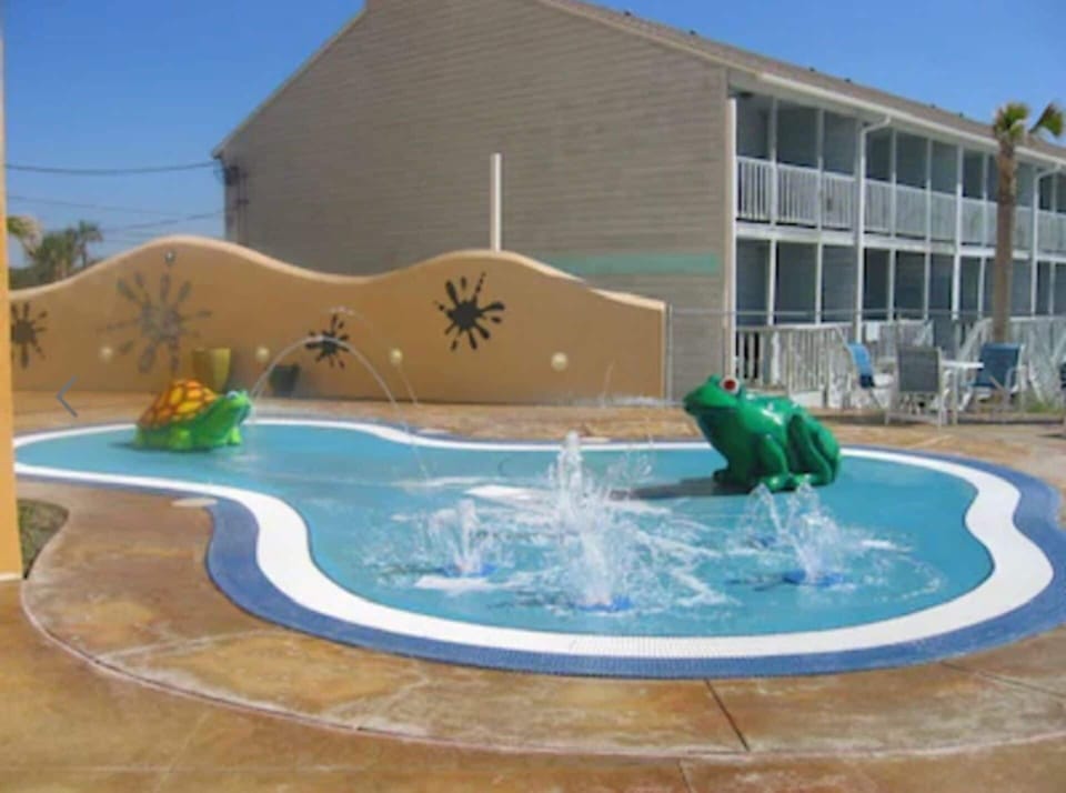 Kids splash pad