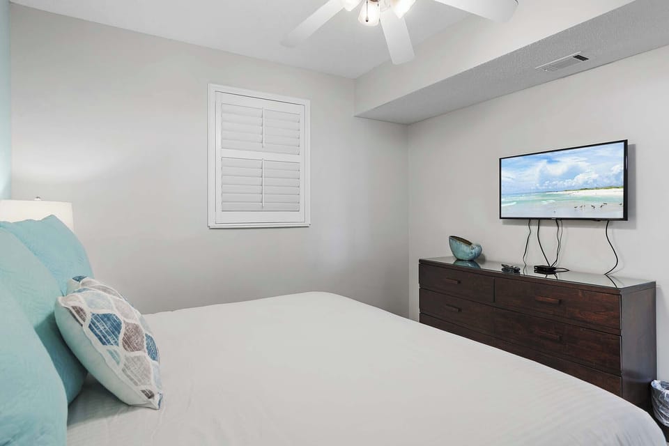 Guest bedroom