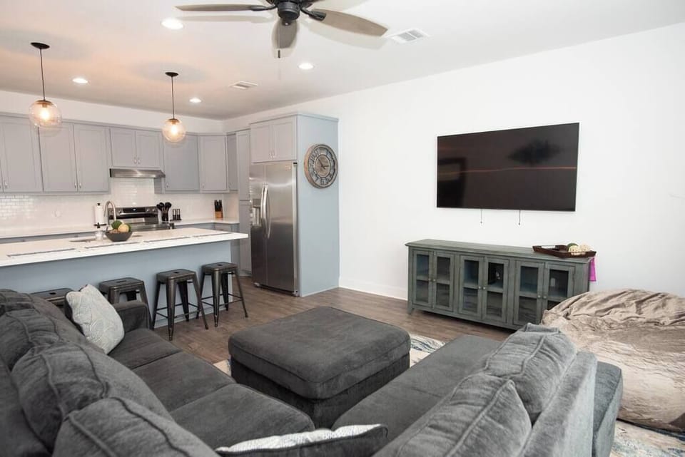 E0b493c3 fddd 411a a951 d8c5db39a5e0