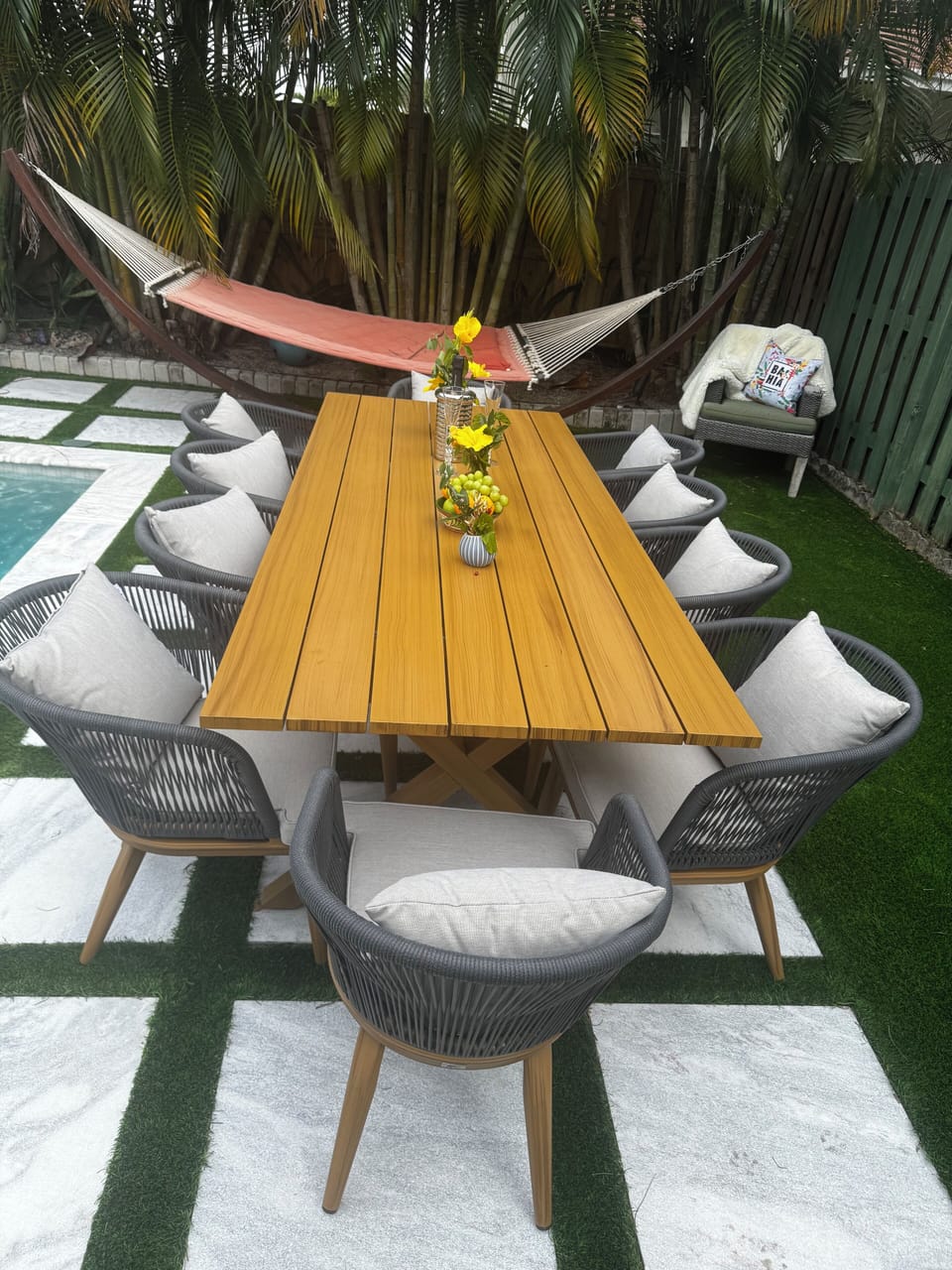 Outdoor dining