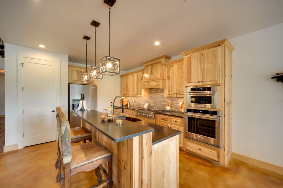 Kitchen | Trash Bags & Paper Towels