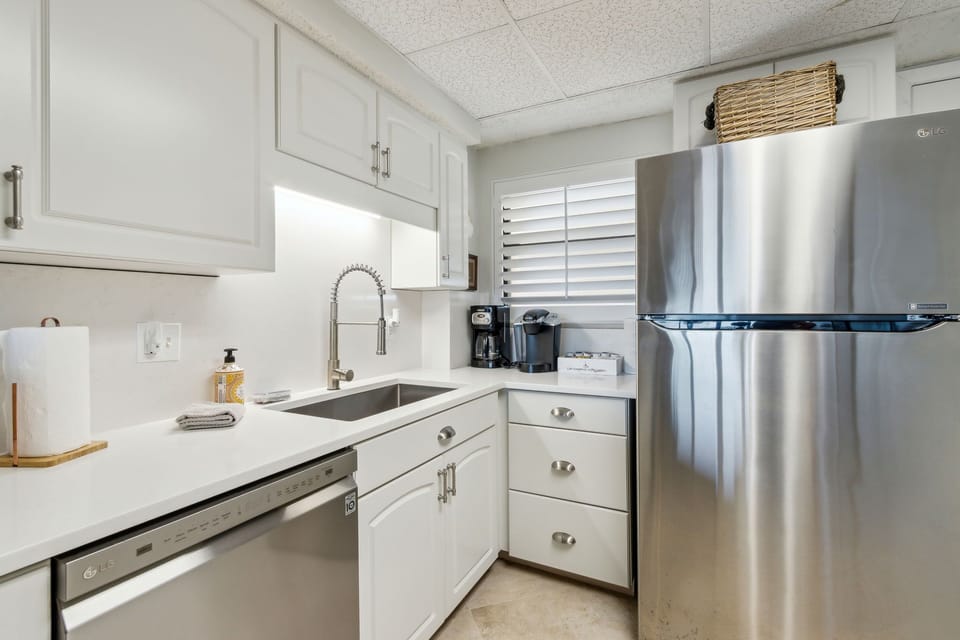 440 Full Kitchen 4