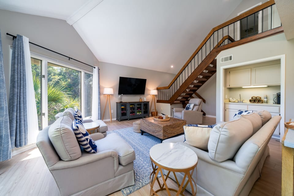 Large Great Room with spectacular views!