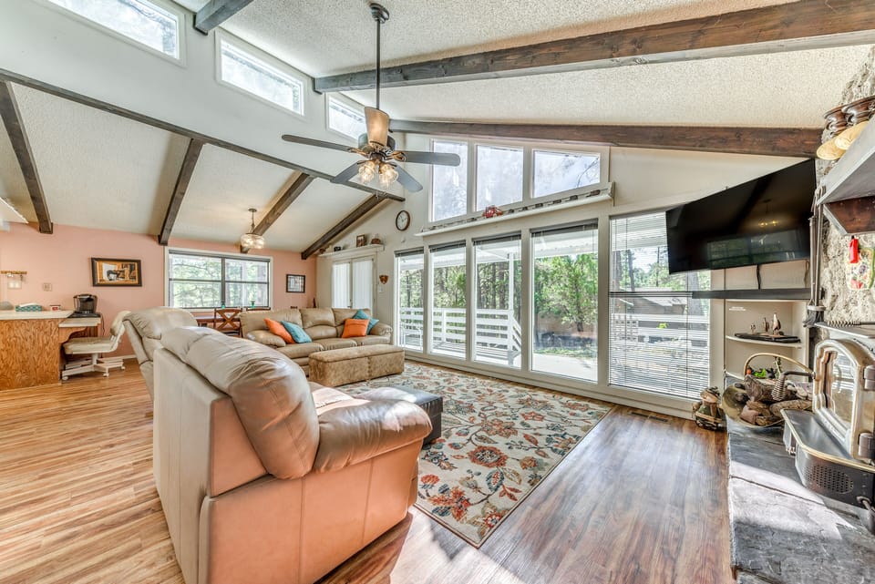 Alto Vacation Rental | 3BR | 2BA | 1,600 Sq Ft | 1 Step Required to Access