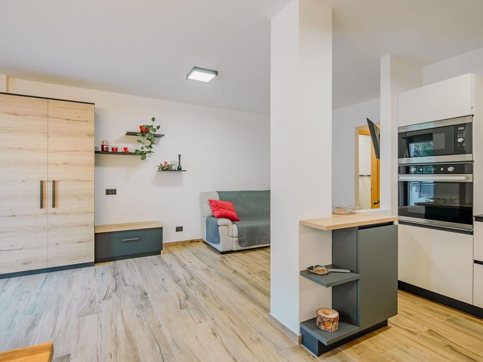 Sky, Water, Building, Property, Plant, Azure, Swimming Pool, Cloud, Leisure, Window