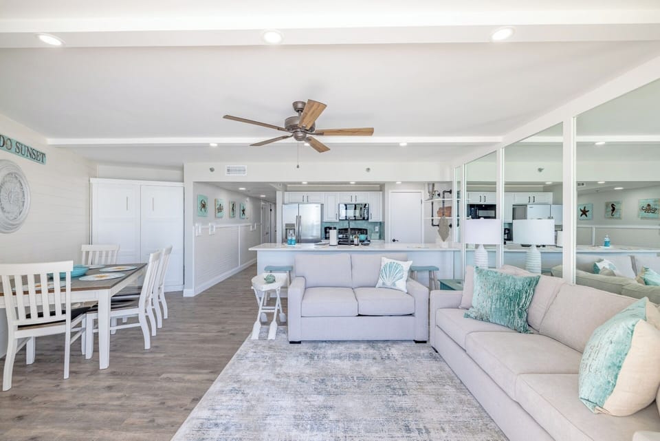 Ample seating, ceiling fan