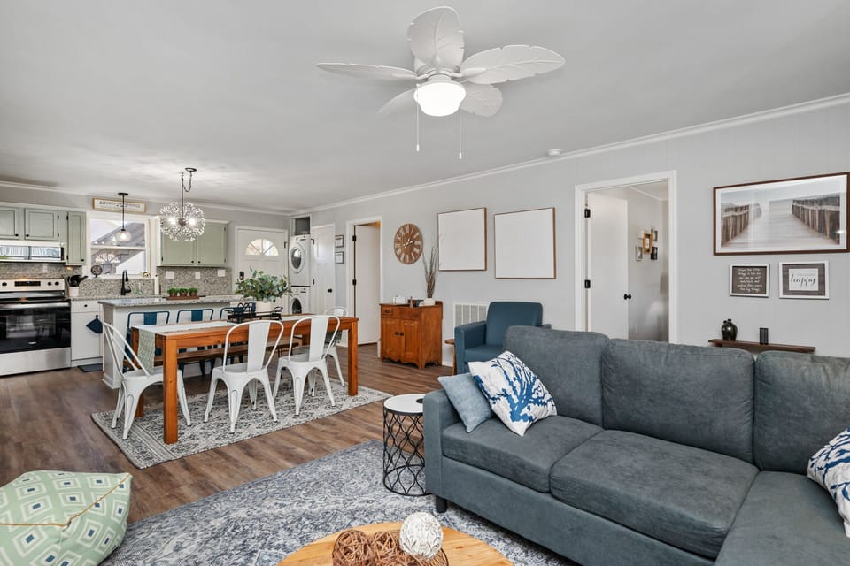 Living / Dining Area - West