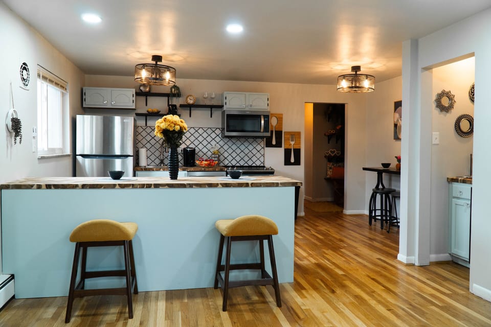 Kitchen, Dinning, and Wet Bar 