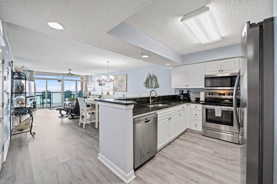 All modern appliances to make meal preparation a breeze.