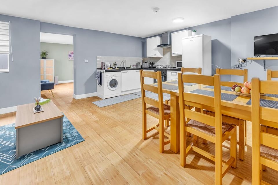 FLAT  5