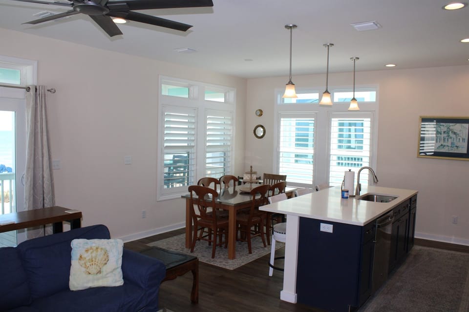 Open concept kitchen/living room