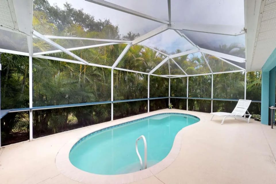 Pool, covered lanai