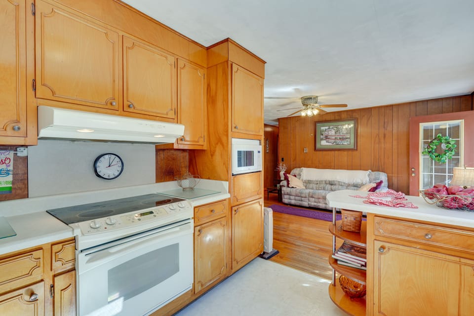 Kitchen | Coffee Maker | Toaster | Cooking Basics | Spices