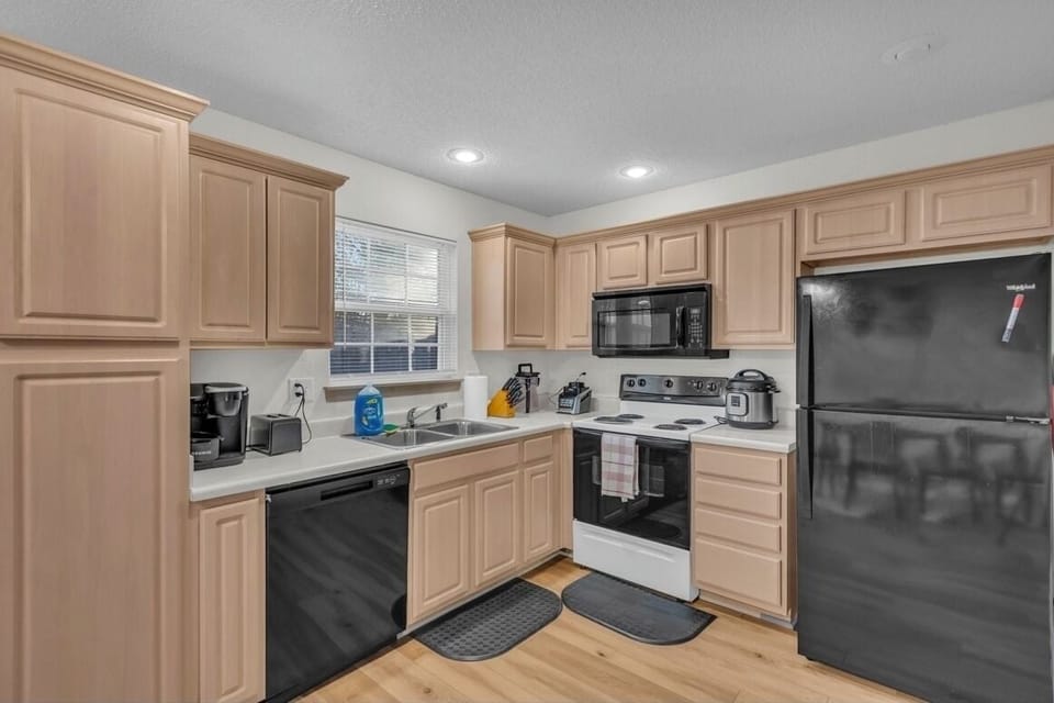 Fully kitchen