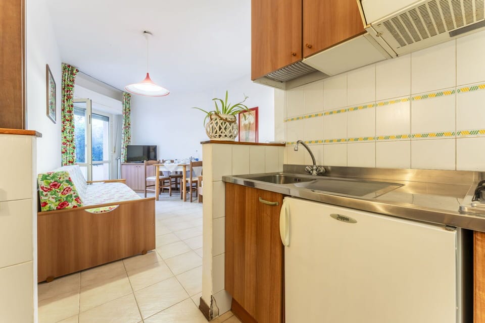 Autumn, Kitchen, Living Room, Spring, Summer