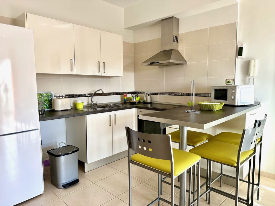Kitchen 1