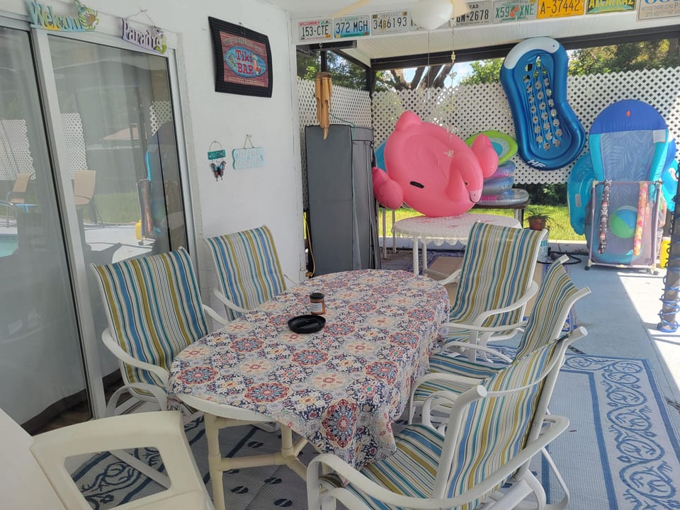 Outdoor dining