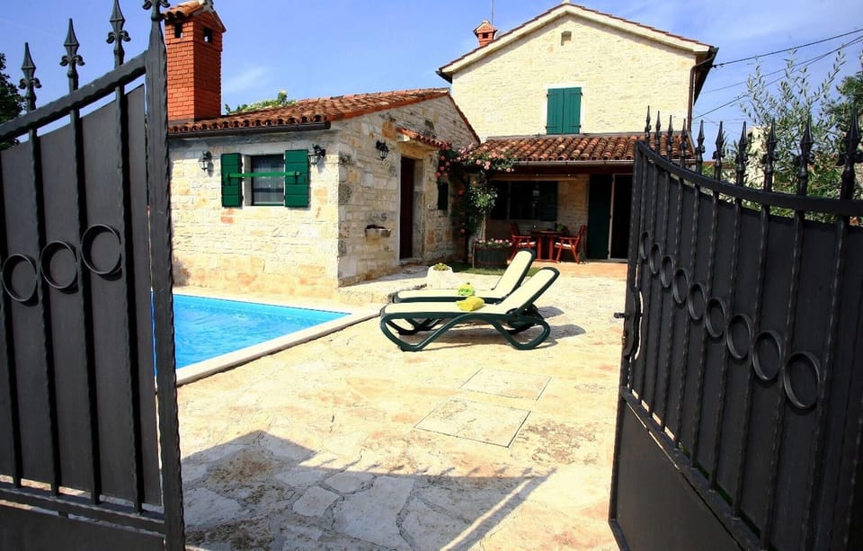 pool