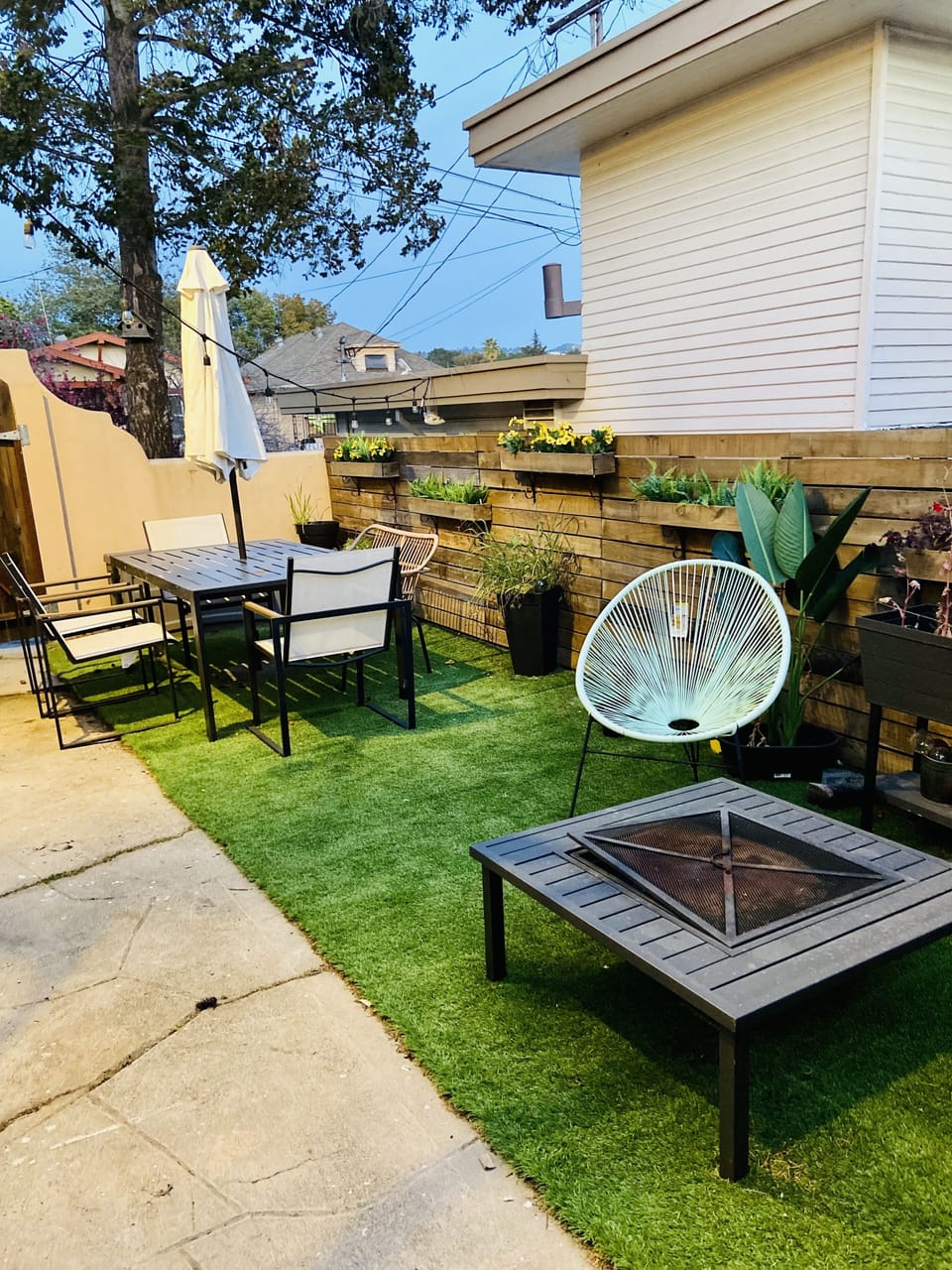 Outdoor dining