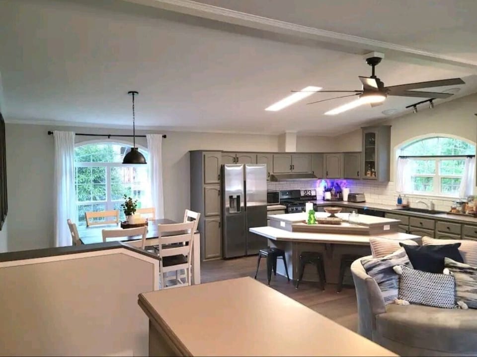 Spacious Kitchen-Room for Groups