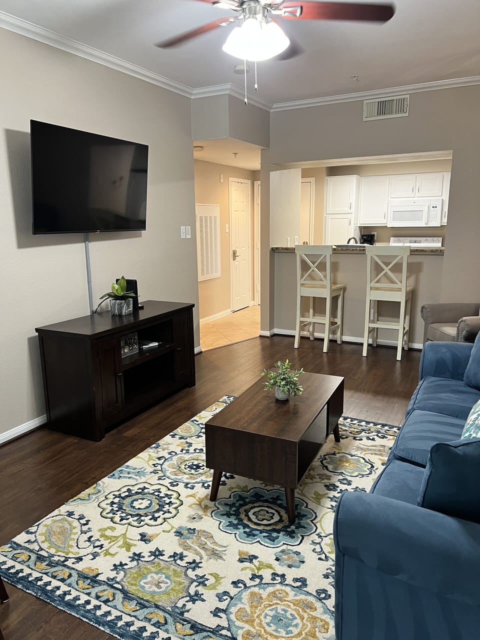 Living area looking towards the kitchen.