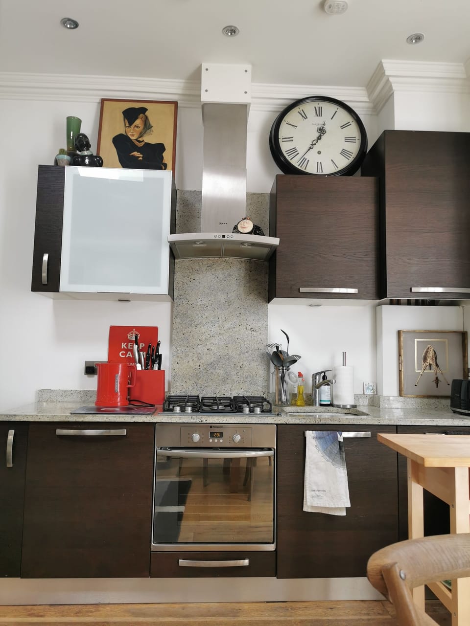 Fully equipped kitchen with all white goods, blender, toaster. No microwave.
