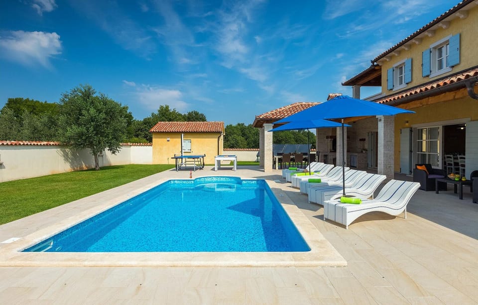 pool